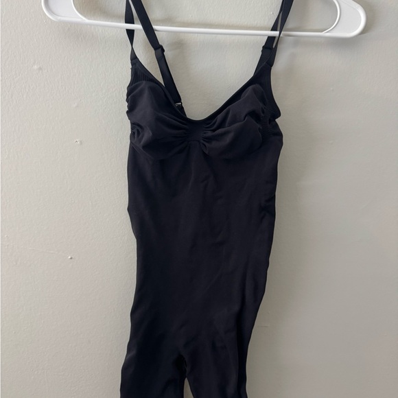 NWOT Skims Seamless Sculpting Bodysuit Shapewear Large - Picture 1 of 3